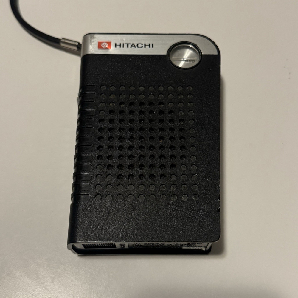 Hitachi TH-623 - 6 Transistor AM Portable Solid State Radio *FOR PARTS* (READ)